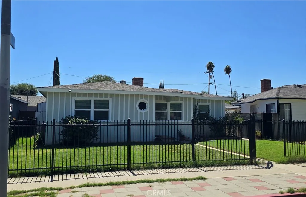 Additional image 2 of 18704 Saticoy Street, Reseda, CA 91335
