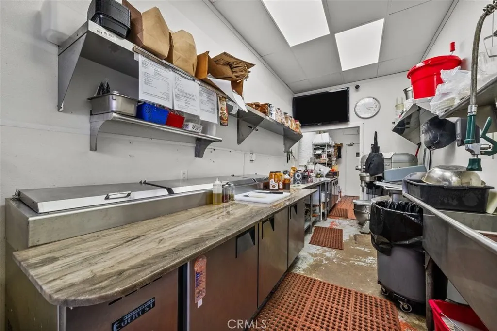 Additional image 68 of 101 N Victory Boulevard Unit E, Los Angeles, CA 91502