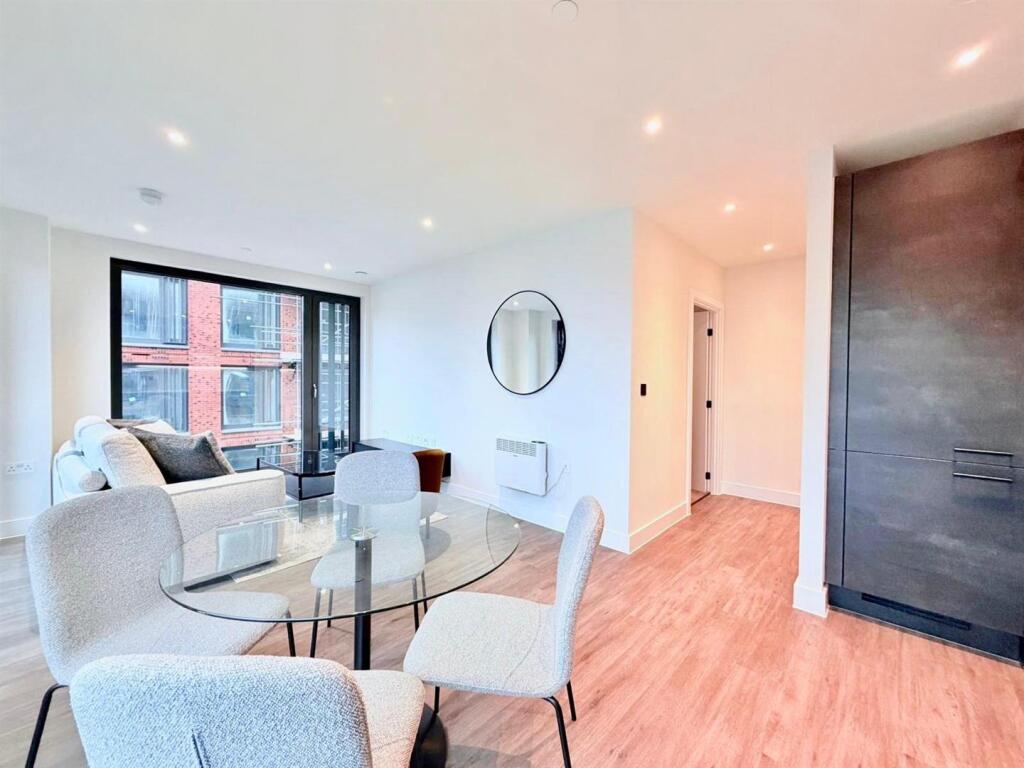 Additional image 2 of BRAND NEW APARTMENTS- Glasswater Locks, Birmingham, B4