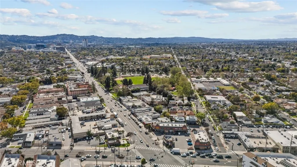 Additional image 36 of 101 N Victory Boulevard Unit E, Los Angeles, CA 91502