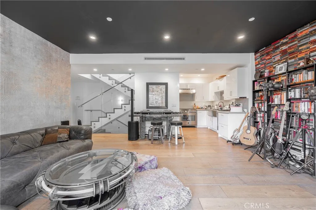 Additional image 8 of 2239 Laurel Canyon Blvd, Los Angeles, CA 90046