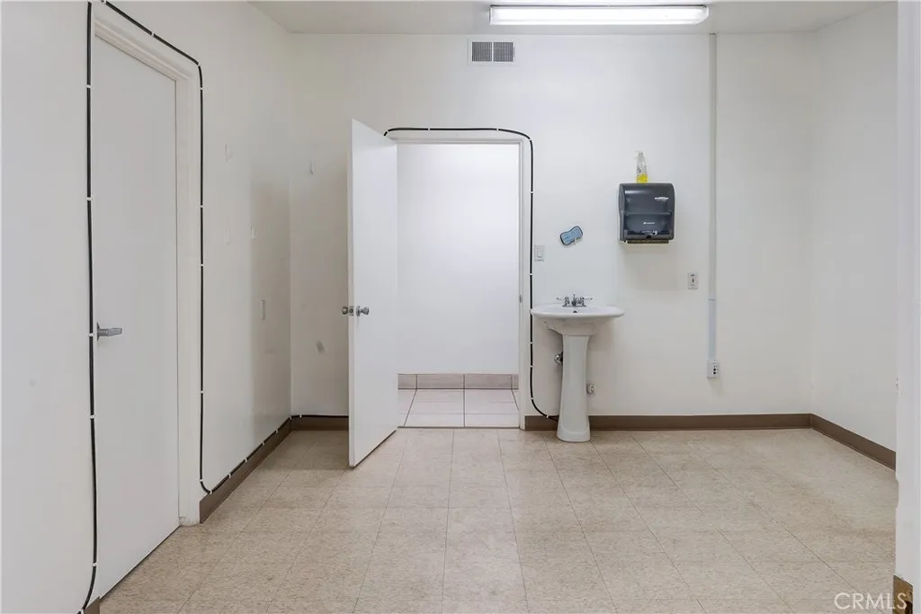 Additional image 10 of 500 E Mountain View Street, Barstow, CA 92311