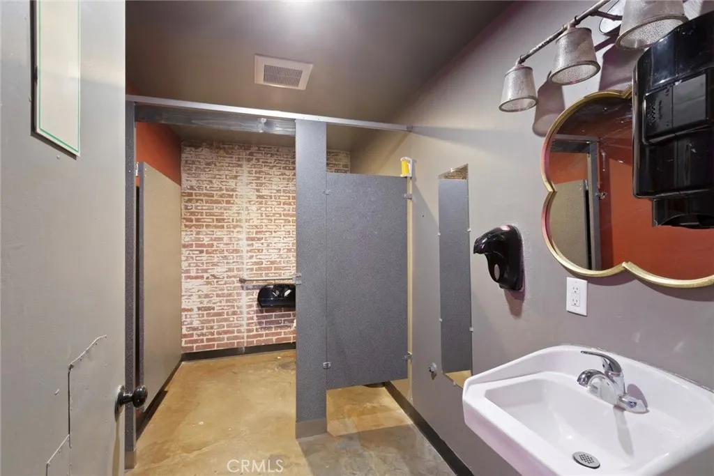 Additional image 73 of 21620 Roscoe Unit 21602-21604 Unit 21602-2160, Canoga Park, CA 91304