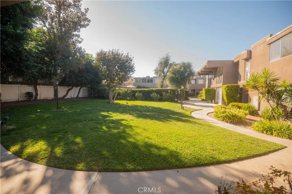 Additional image 8 of 18110 Killion Street Unit 2, Tarzana, CA 91356