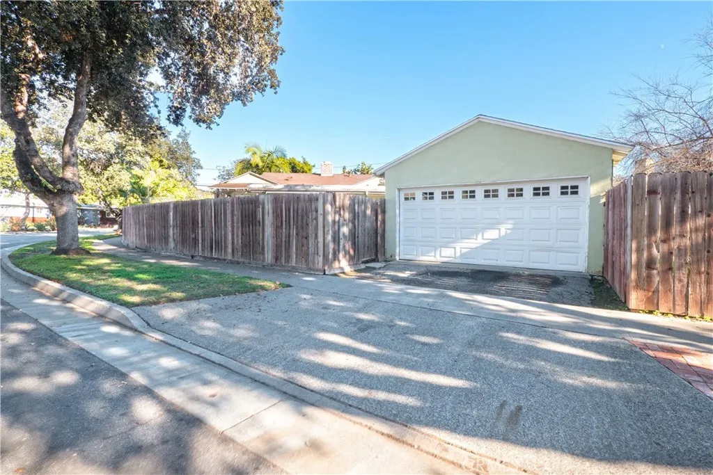 Additional image 6 of 2422 N Forest Ave, Santa Ana, CA 92706