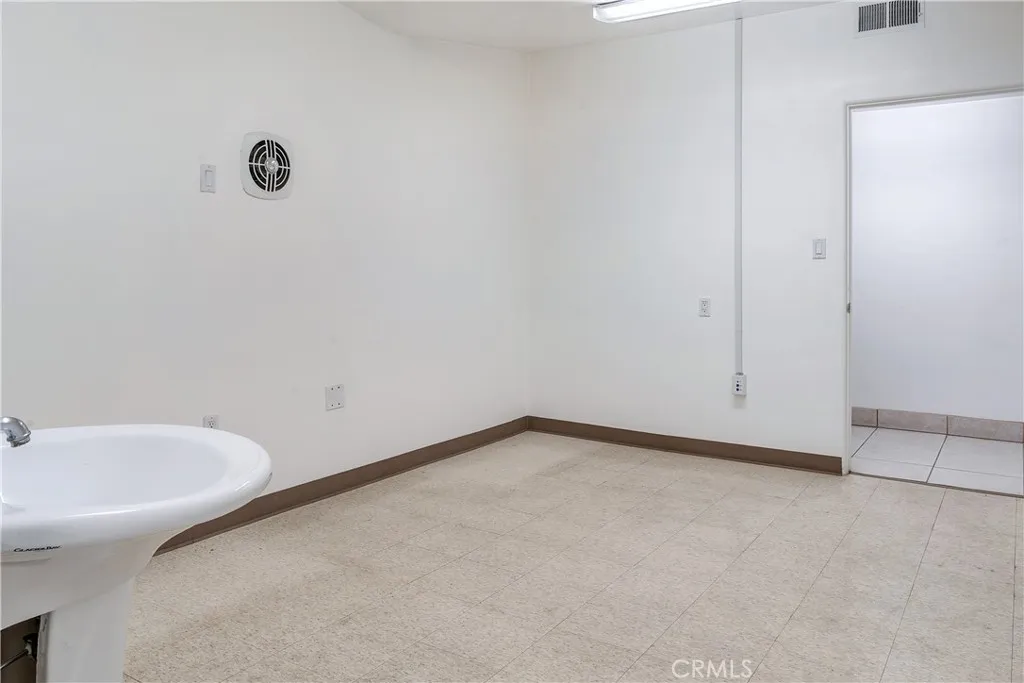 Additional image 58 of 500 E Mountain View Street, Barstow, CA 92311