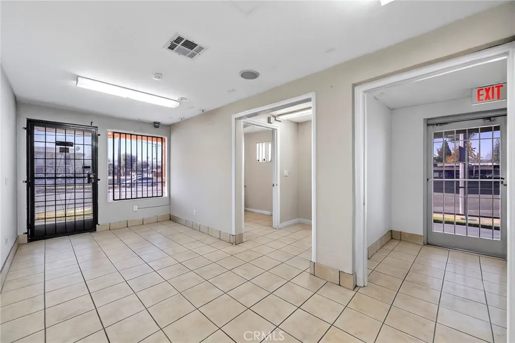 Additional image 36 of 10397 Hole Ave, Riverside, CA 92505