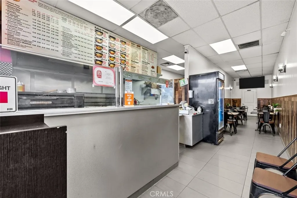 Additional image 48 of 101 N Victory Boulevard Unit E, Los Angeles, CA 91502