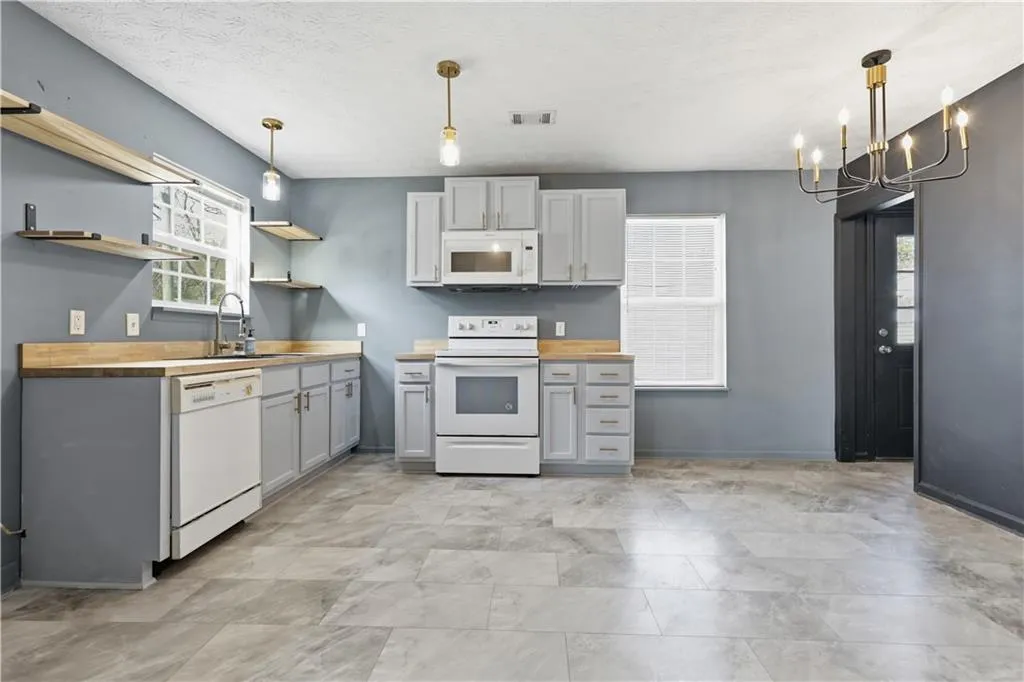 Additional image 8 of 302 N 6th Avenue, Lanett, AL 36863