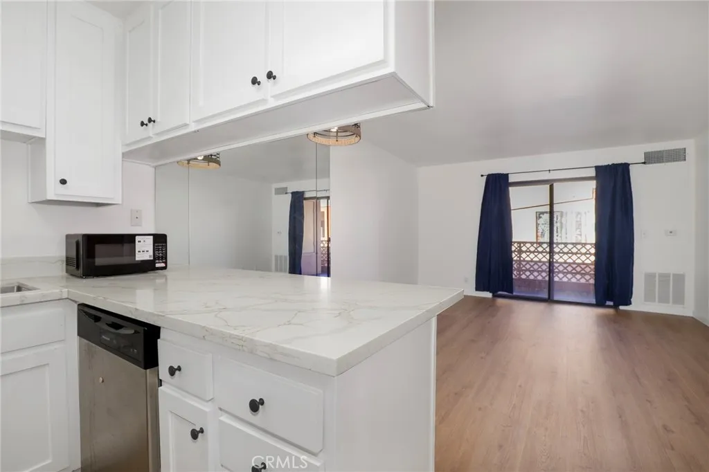 Additional image 7 of 6815 Remmet Unit 311, Canoga Park, CA 91303