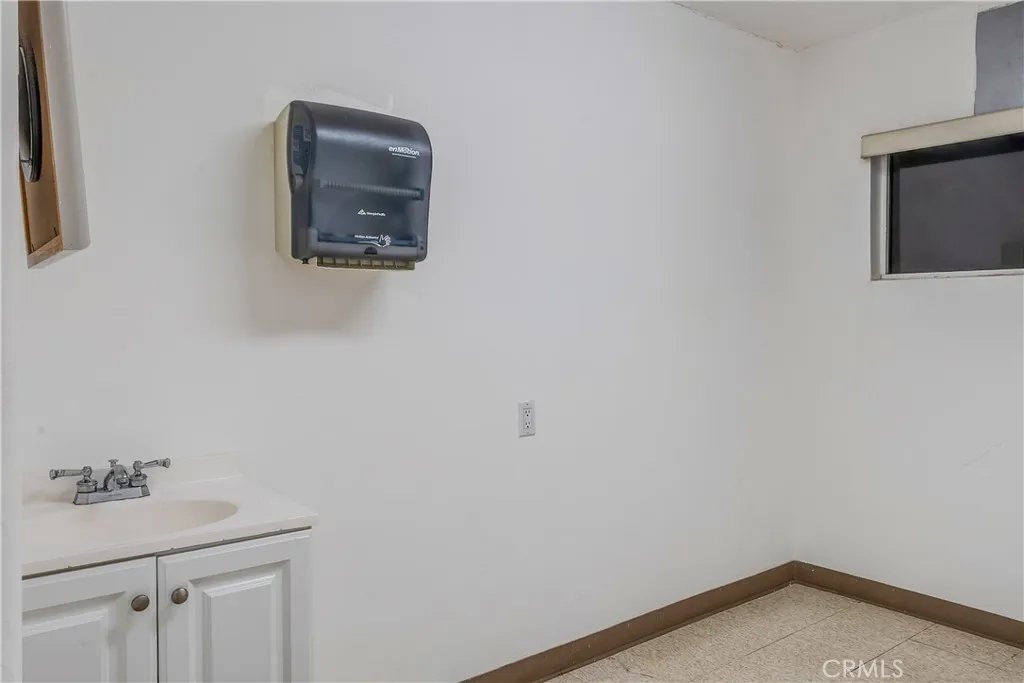 Additional image 45 of 500 E Mountain View Street, Barstow, CA 92311