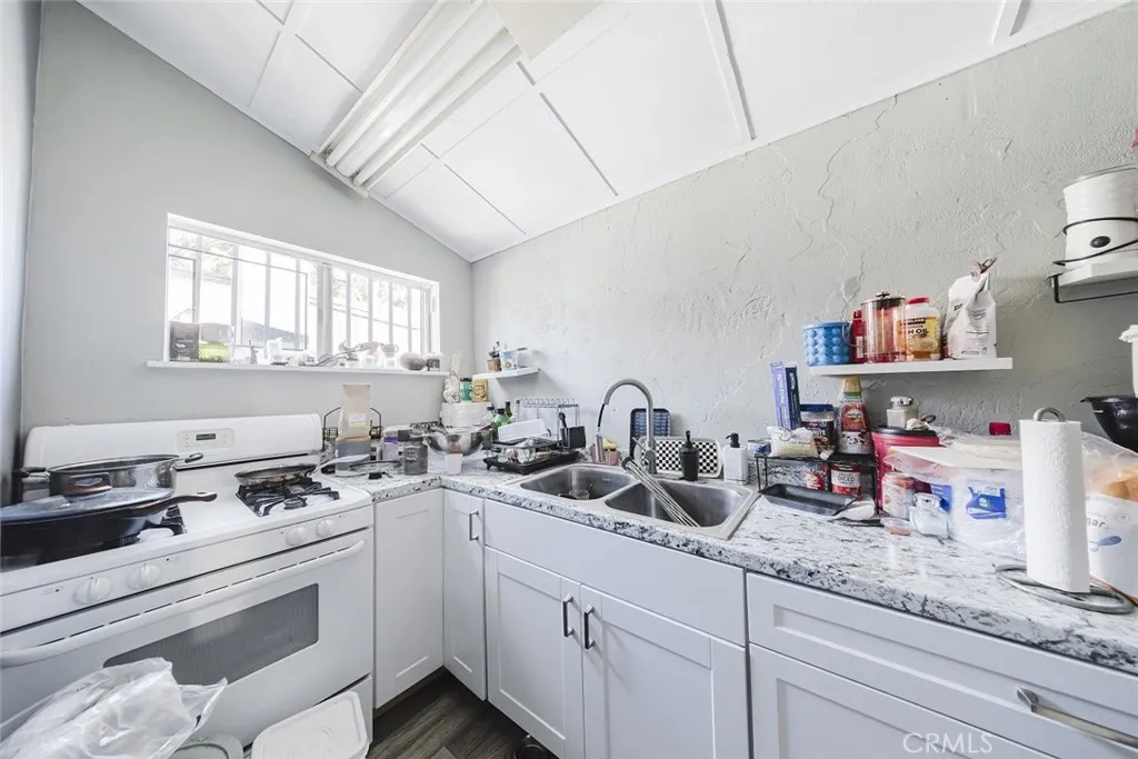 Additional image 22 of 2006 E Foothill Boulevard, Pasadena, CA 91107