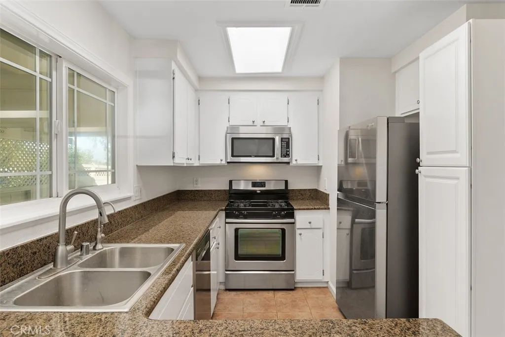 Additional image 16 of 1691 W Ontario Avenue, Corona, CA 92882