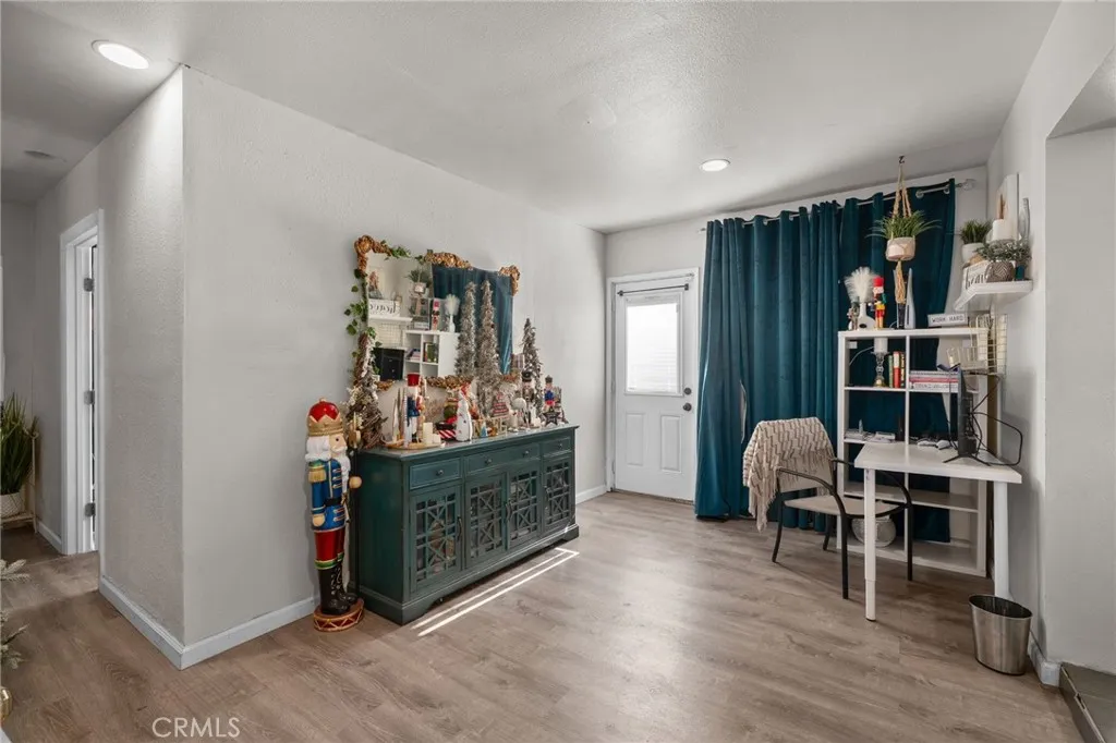 Additional image 9 of 826 W Main St, Riverside, CA 92507