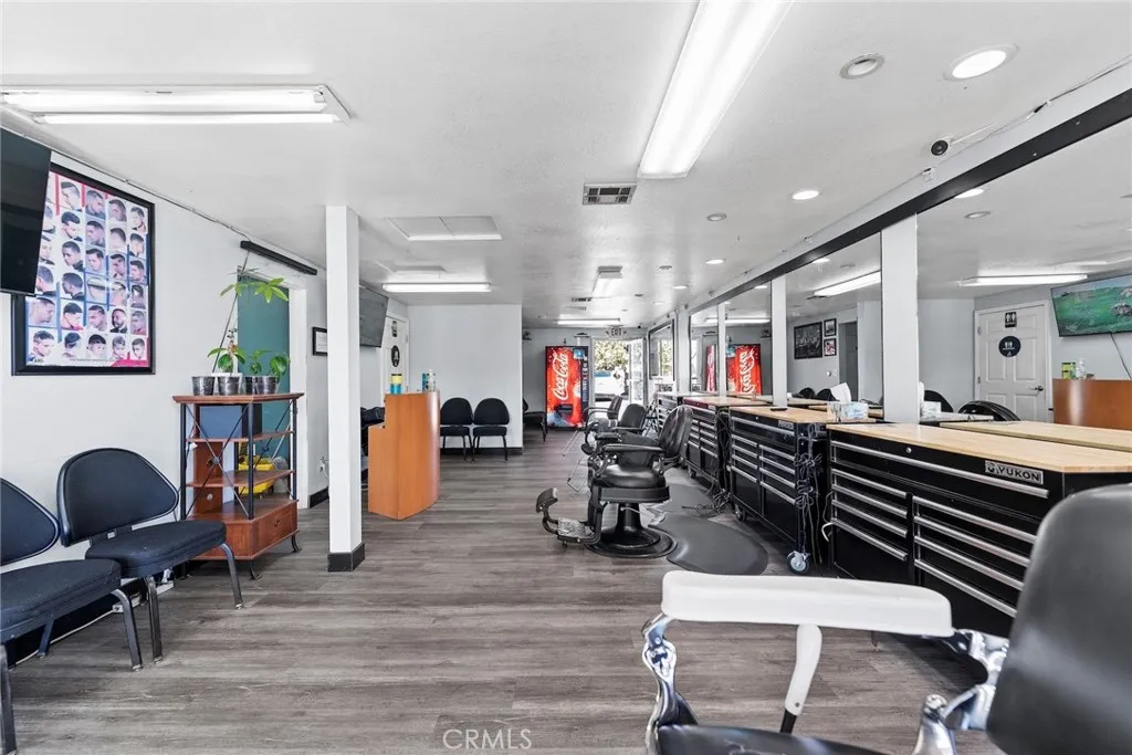 Additional image 11 of 10397 Hole Ave, Riverside, CA 92505