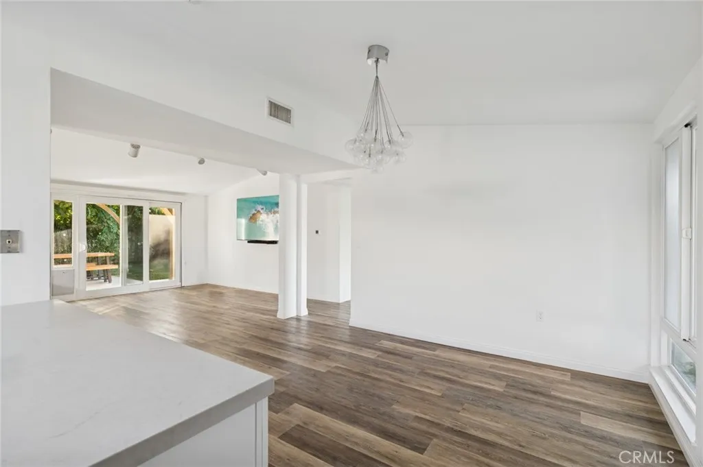 Additional image 12 of 305 Nassau Road, Costa Mesa, CA 92626