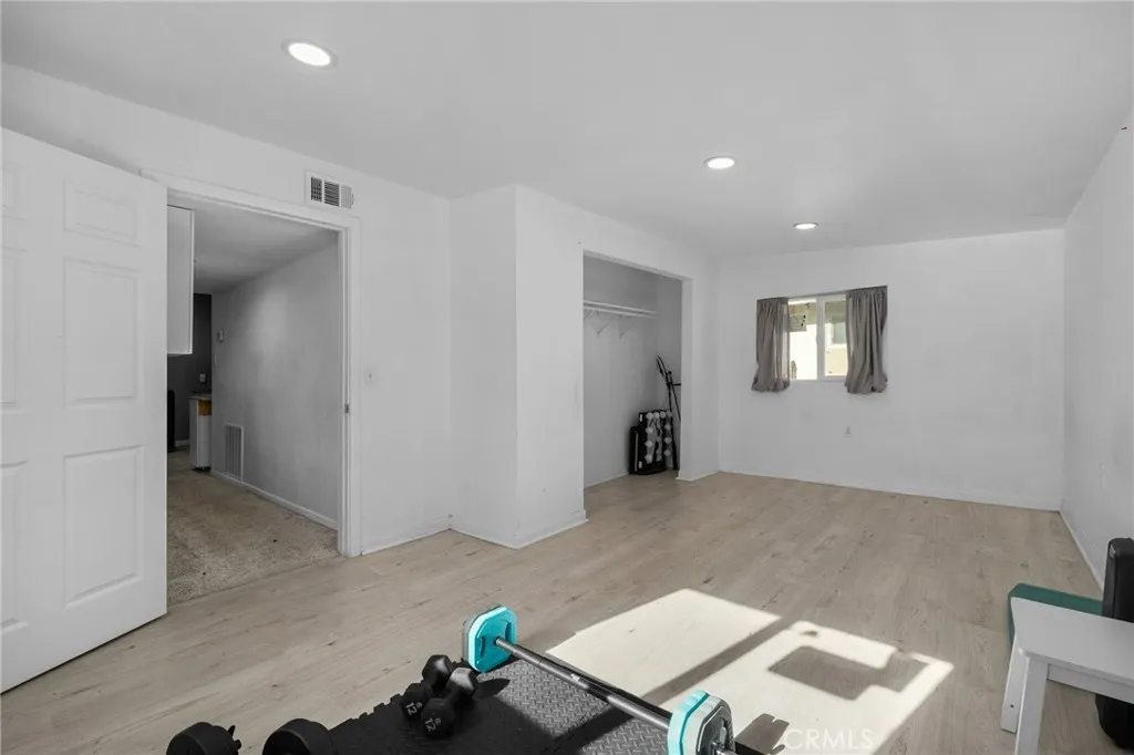 Additional image 95 of 826 W Main St, Riverside, CA 92507