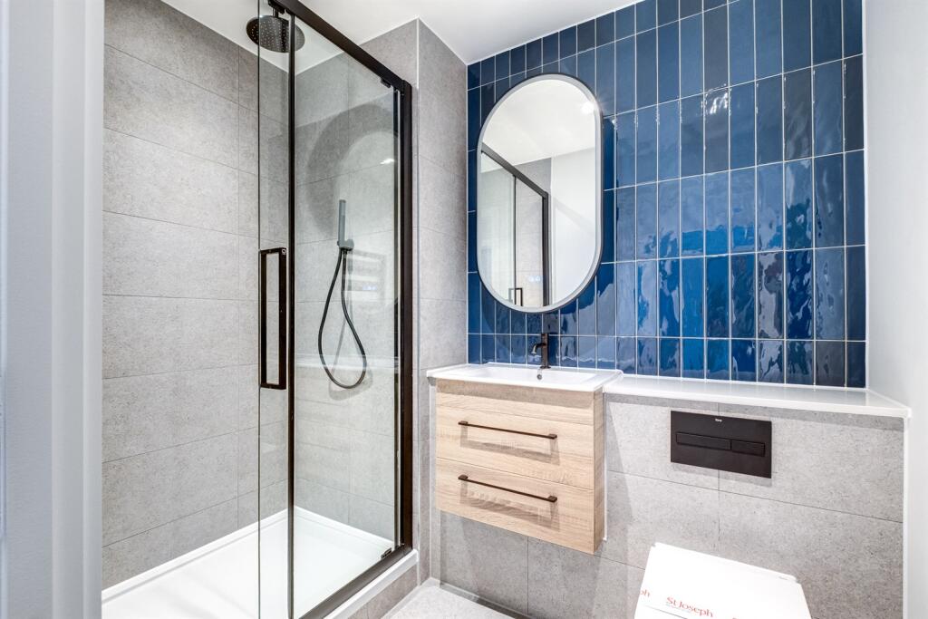 Additional image 7 of Belmont Wharf, Glasswater Locks, B4