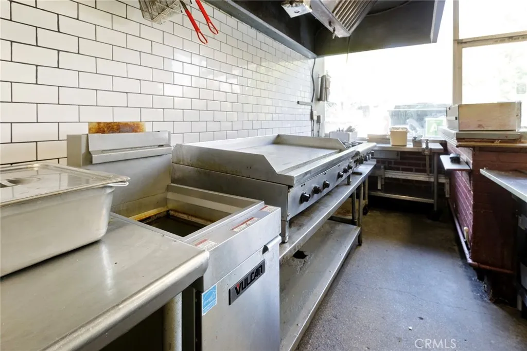 Additional image 9 of 21620 Roscoe Unit 21602-21604 Unit 21602-2160, Canoga Park, CA 91304