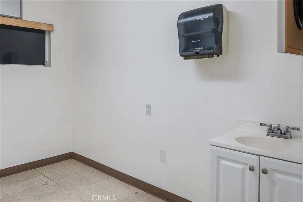 Additional image 43 of 500 E Mountain View Street, Barstow, CA 92311