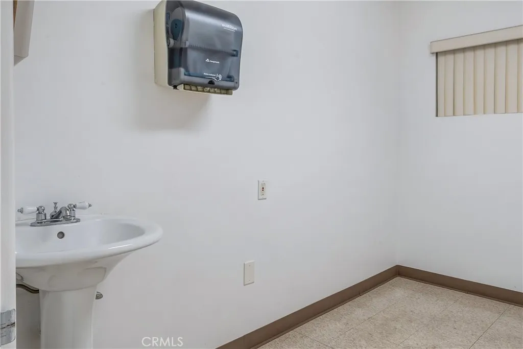 Additional image 28 of 500 E Mountain View Street, Barstow, CA 92311