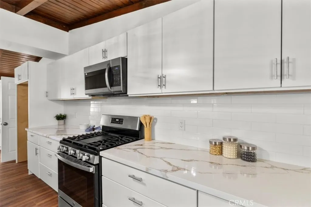 Additional image 8 of 8008 Aura, Reseda, CA 91335