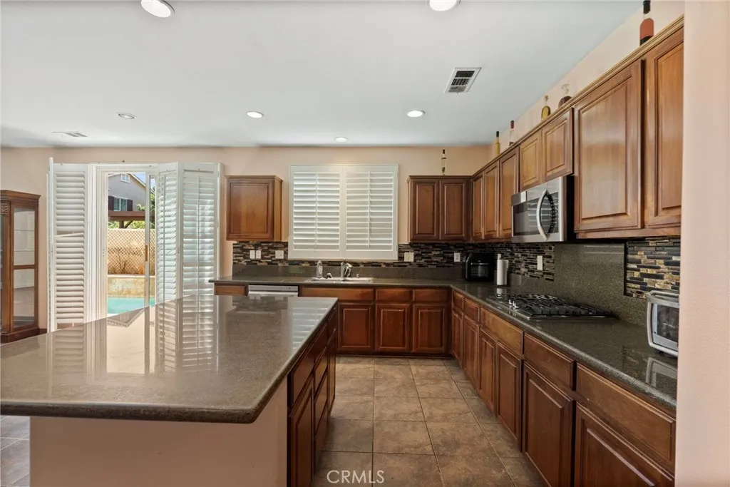 Additional image 14 of 2300 Camellia Street, Palmdale, CA 93551