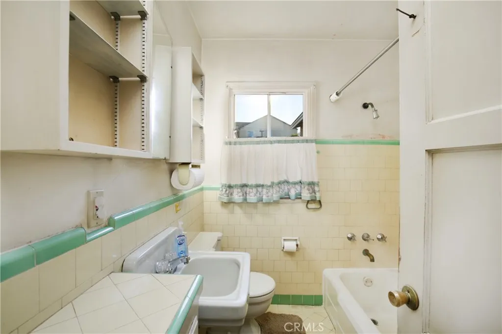 Additional image 17 of 1618 W 9th St, Santa Ana, CA 92703