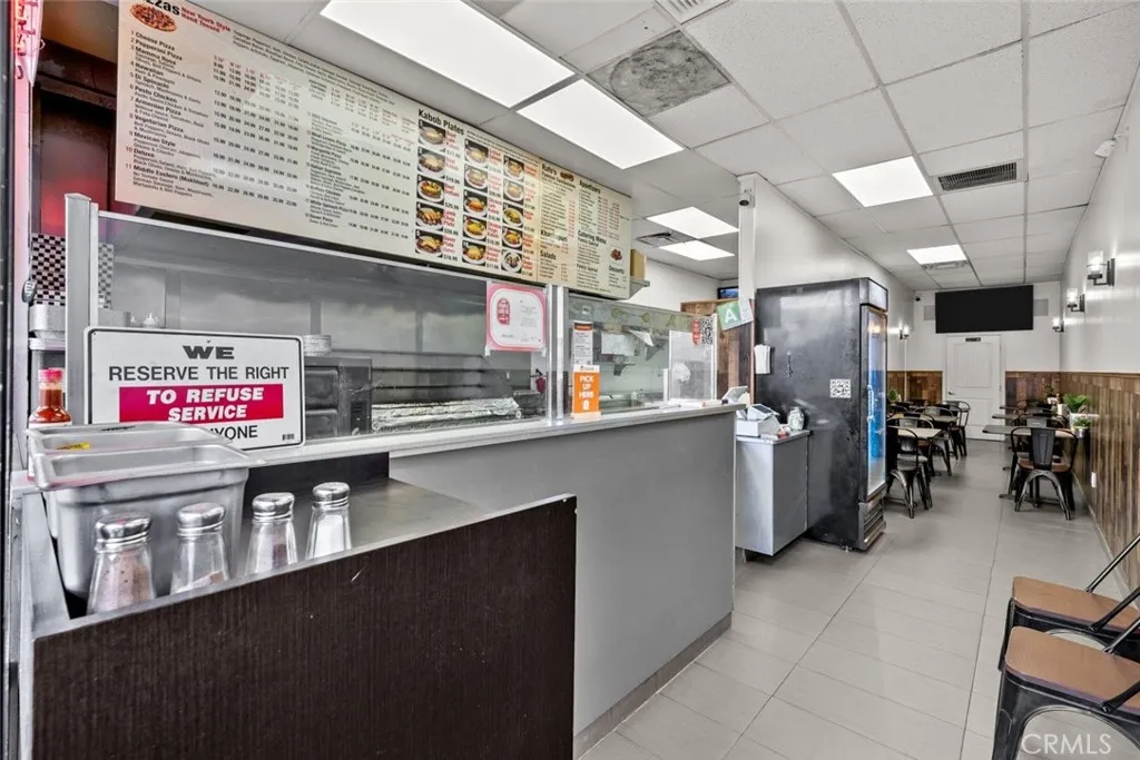 Additional image 16 of 101 N Victory Boulevard Unit E, Los Angeles, CA 91502