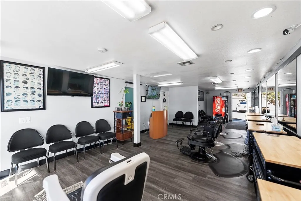 Additional image 33 of 10397 Hole Ave, Riverside, CA 92505