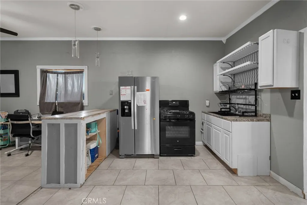 Additional image 84 of 826 W Main St, Riverside, CA 92507