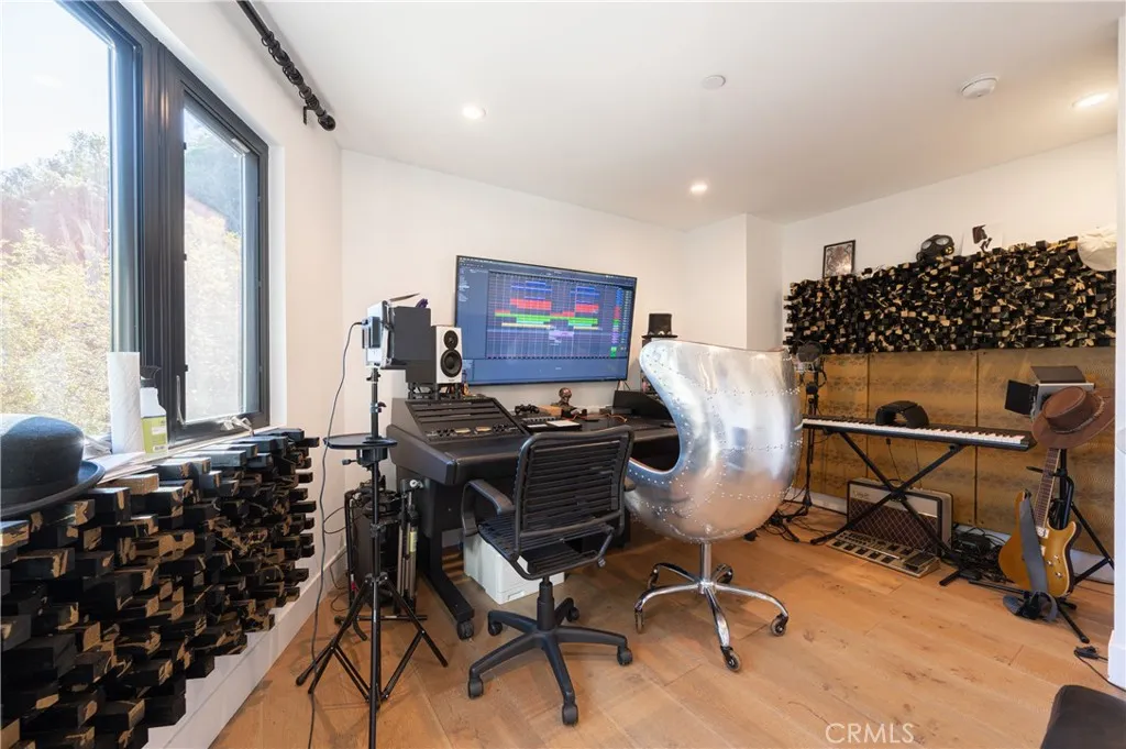 Additional image 18 of 2239 Laurel Canyon Blvd, Los Angeles, CA 90046