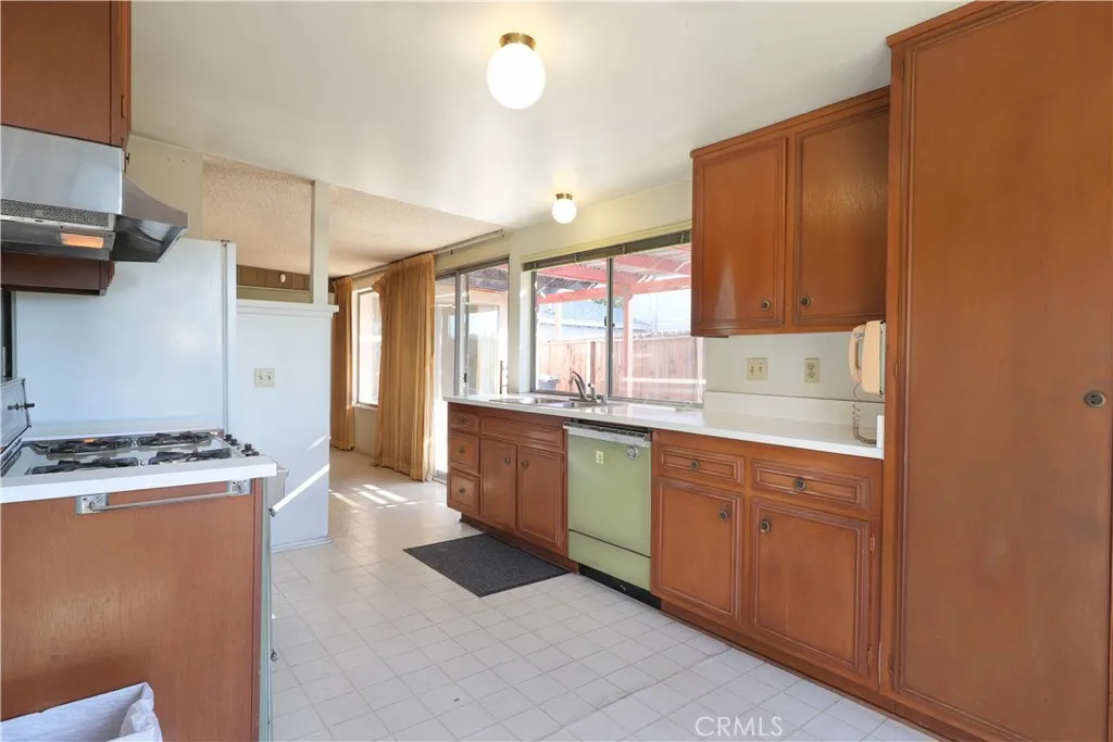 Additional image 34 of 20119 Galway Ave, Carson, CA 90746