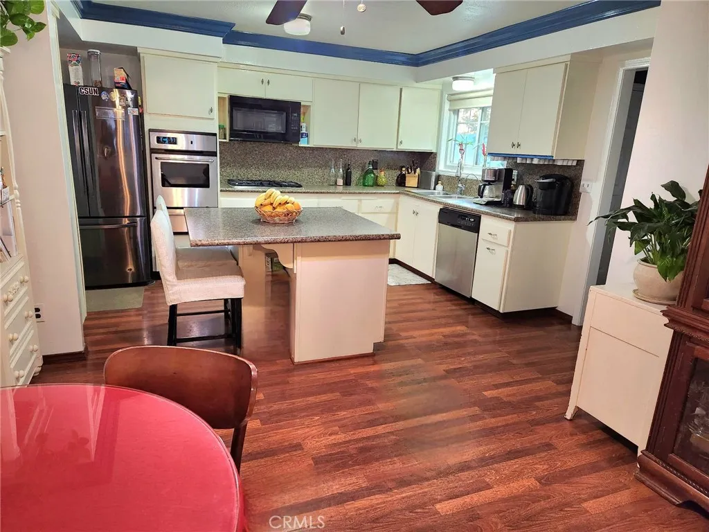 Additional image 86 of 19755 Steinway Street, Canyon Country, CA 91351