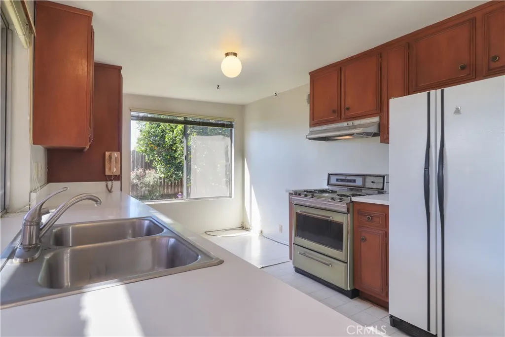 Additional image 33 of 20119 Galway Ave, Carson, CA 90746