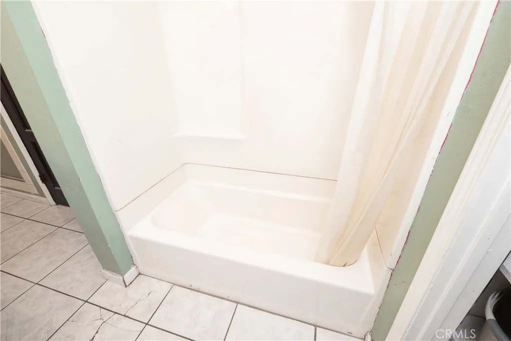 Additional image 48 of 2422 N Forest Ave, Santa Ana, CA 92706