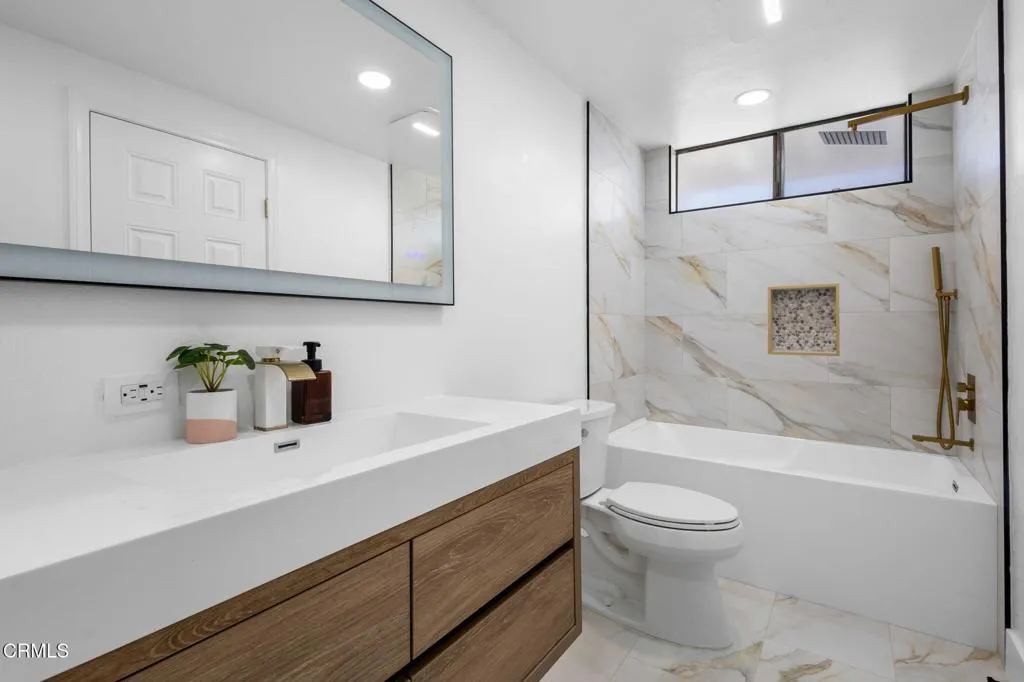 Additional image 74 of 3960 W Hemlock Street, Oxnard, CA 93035