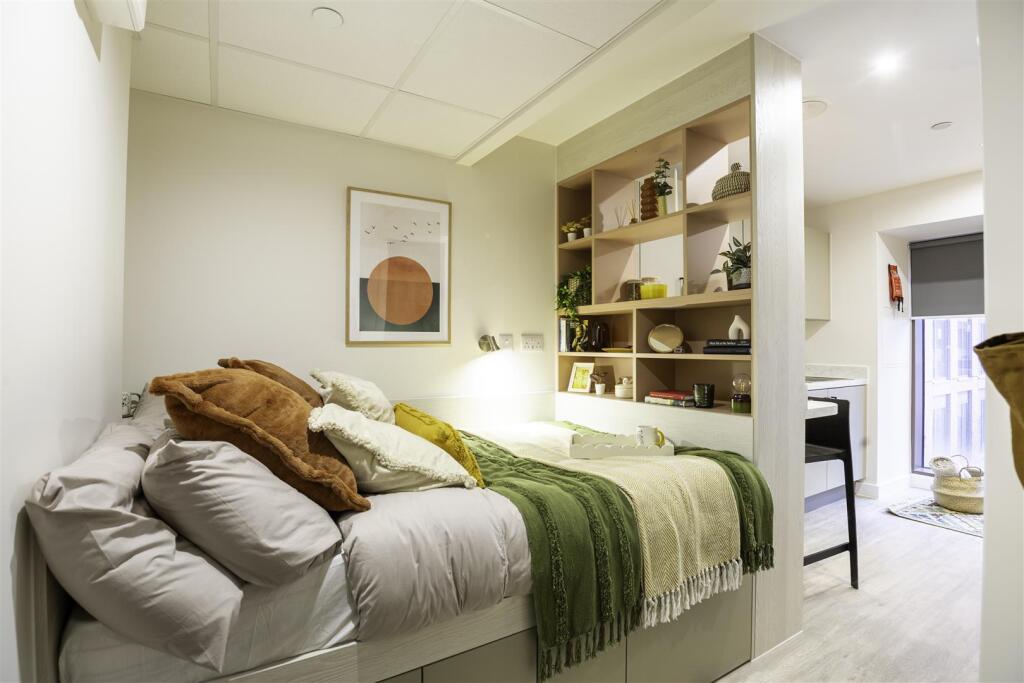 Additional image 4 of Birmingham | Professional & Key Workers | B4