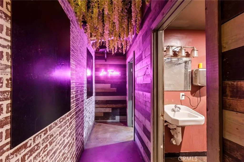 Additional image 72 of 21620 Roscoe Unit 21602-21604 Unit 21602-2160, Canoga Park, CA 91304