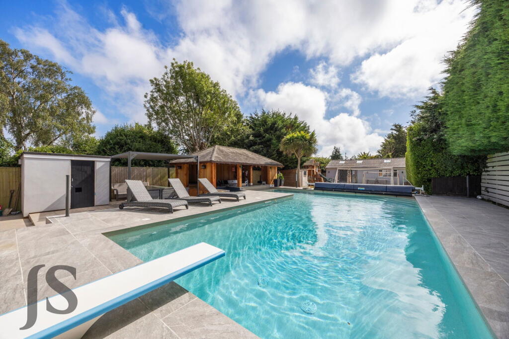 Mill Lane, High Salvington, Worthing BN13 3DH