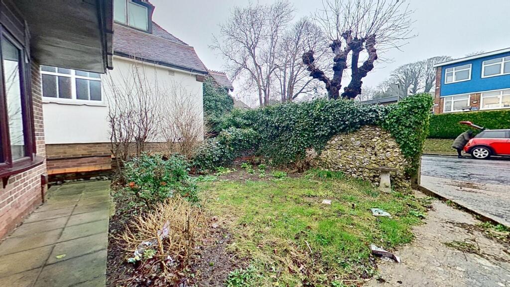 Additional image 4 of 10a Castle Avenue, Dover