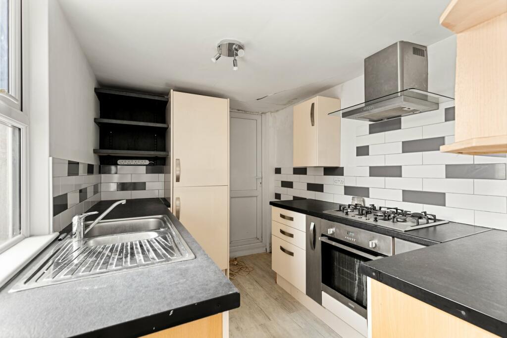 Additional image 4 of Cherry Tree Avenue, Dover, CT16