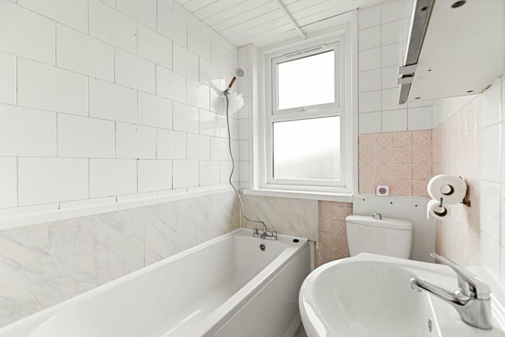 Additional image 13 of Cherry Tree Avenue, Dover, CT16