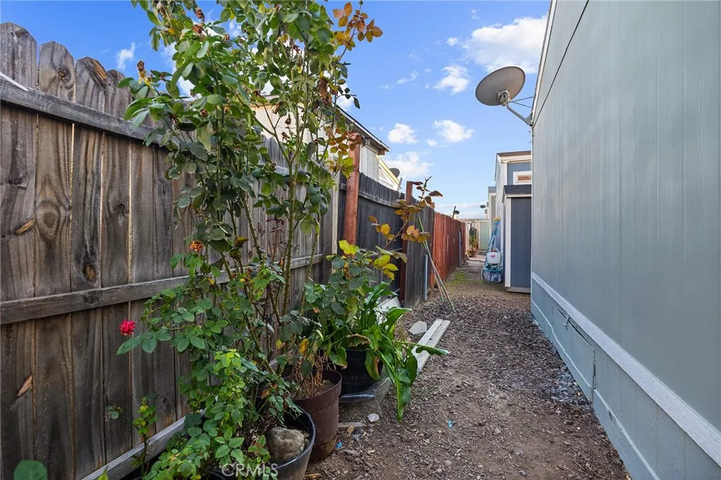 Additional image 18 of 721 E 9th Street Unit 111, San Bernardino, CA 92410