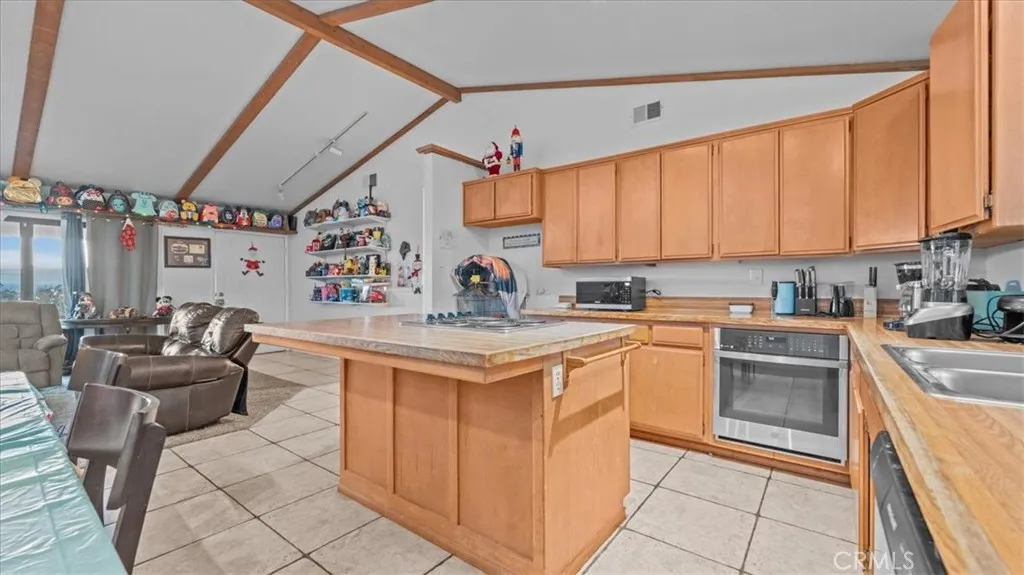 Additional image 16 of 16043 Saint Timothy Road, Apple Valley, CA 92307