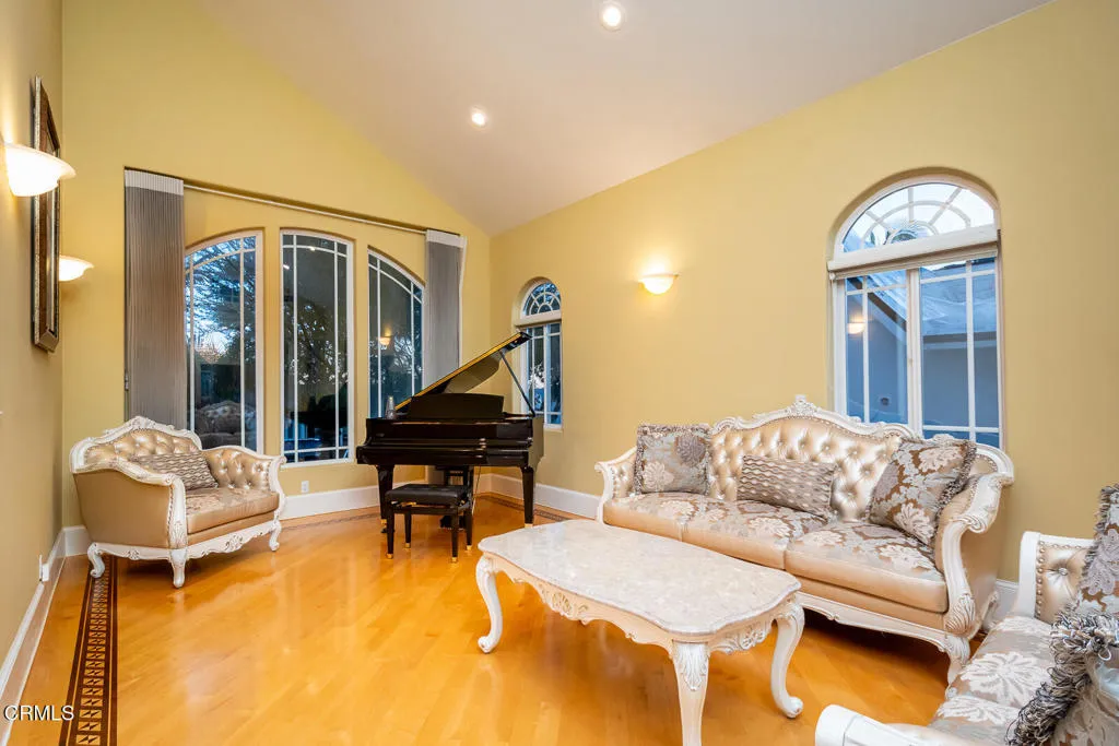 Additional image 9 of 1075 E Tujunga Avenue, Burbank, CA 91501