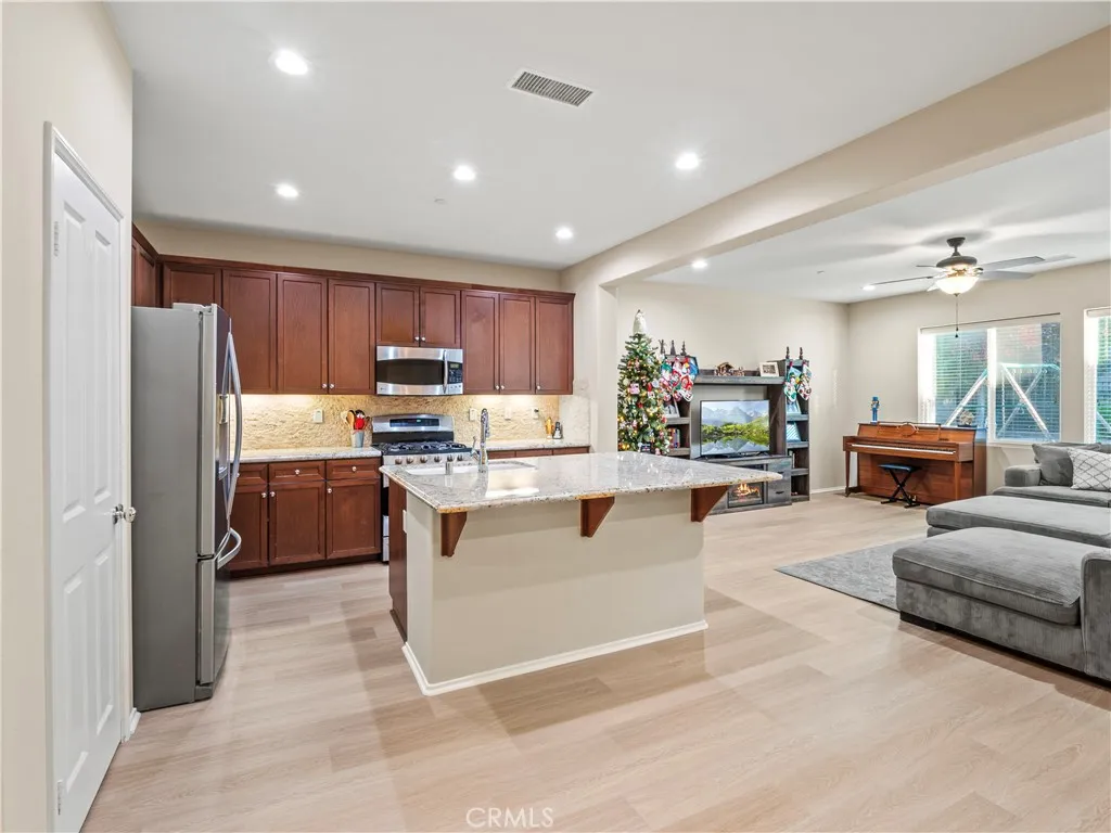 Additional image 3 of 19205 Carranza Ln, Saugus, CA 91350