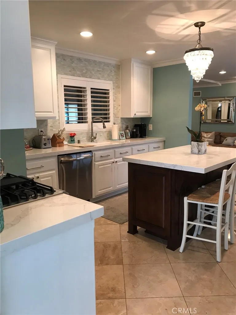 Additional image 35 of 75 Claremont, Long Beach, CA 90803