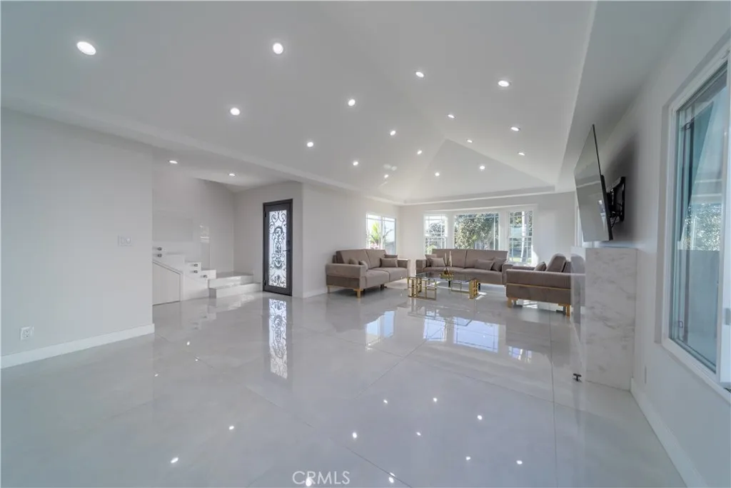 Additional image 39 of 902 E Walnut Avenue, Burbank, CA 91501