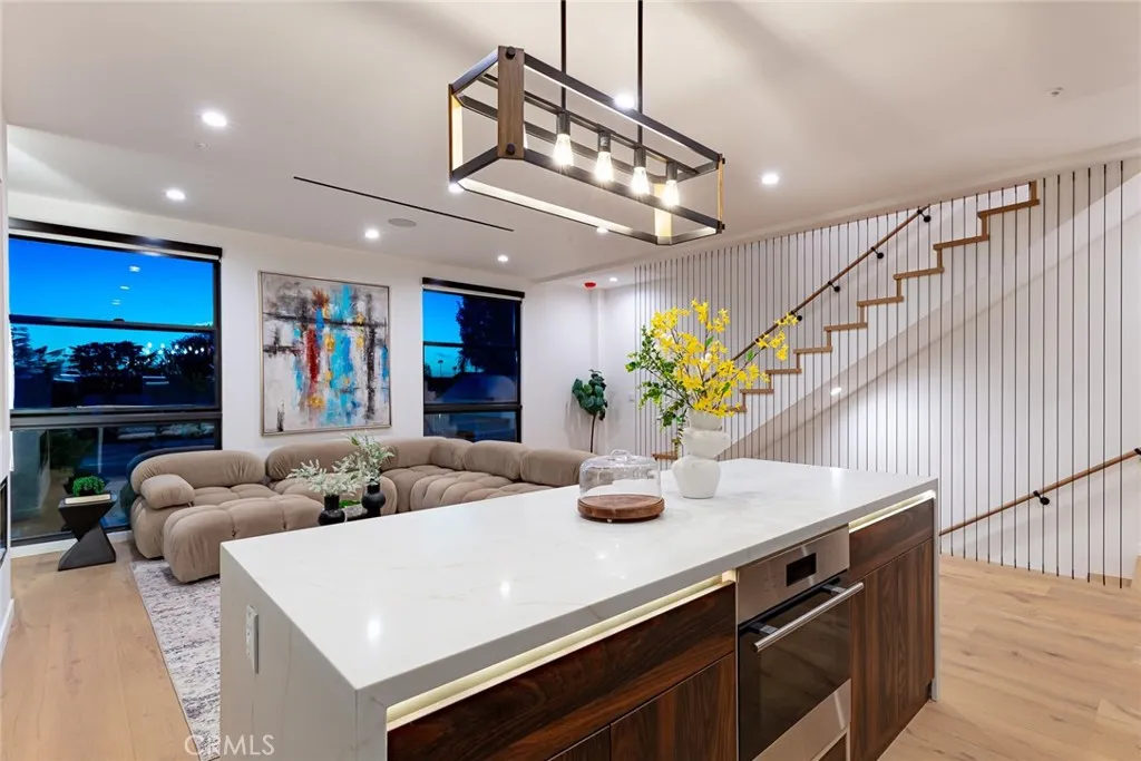 Additional image 29 of 3975 Frances Avenue, West Los Angeles, CA 90066